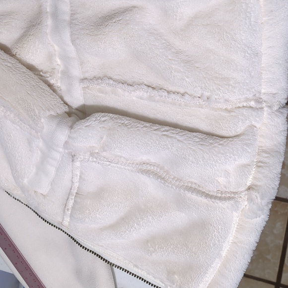 Valerie Stephens large coat Inv244 - Picture 5 of 8